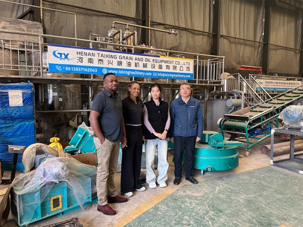 Kenya Customers visit our factory